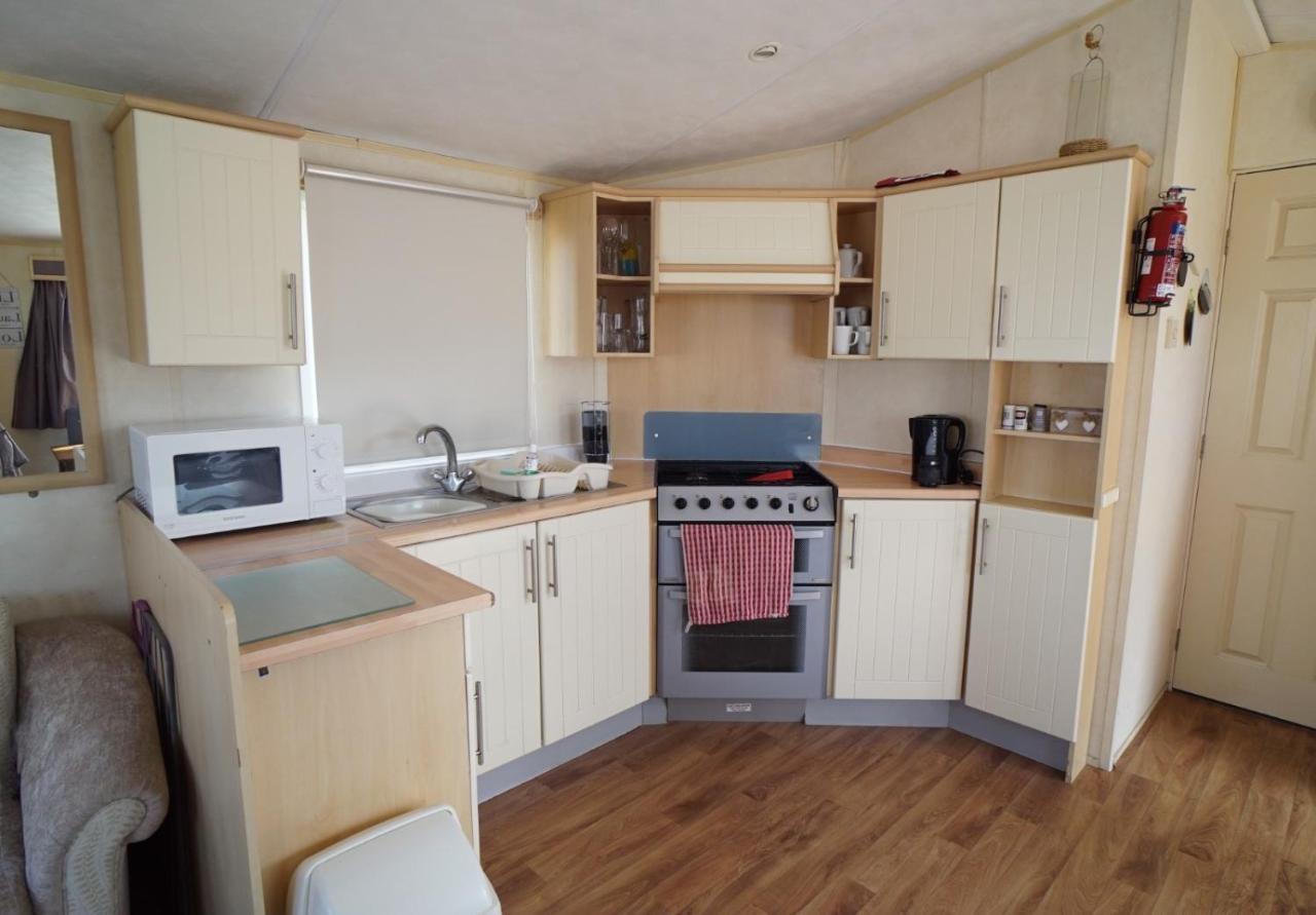 היצ'ם Lyntons 3 Bedroom Caravan Pets Stay Free Linen Included מראה חיצוני תמונה