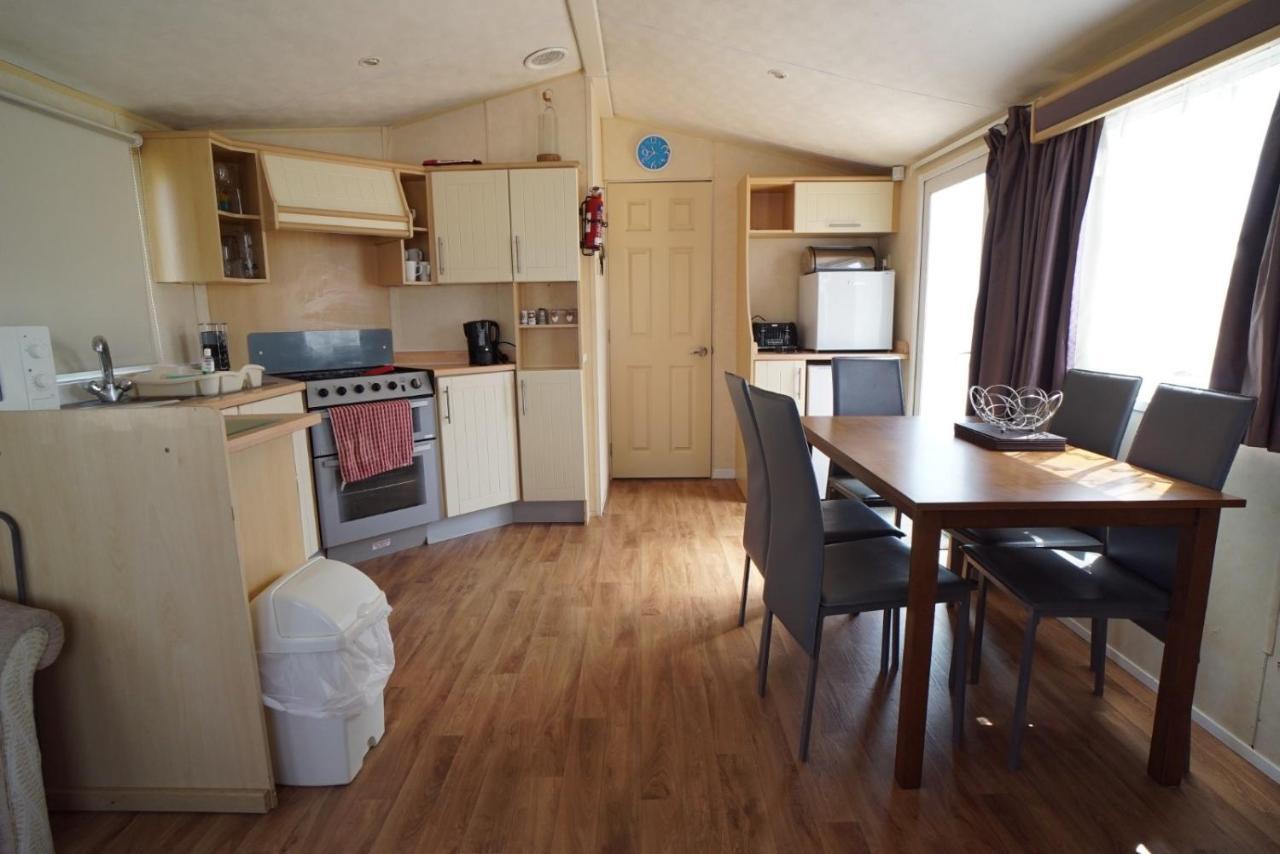 היצ'ם Lyntons 3 Bedroom Caravan Pets Stay Free Linen Included מראה חיצוני תמונה