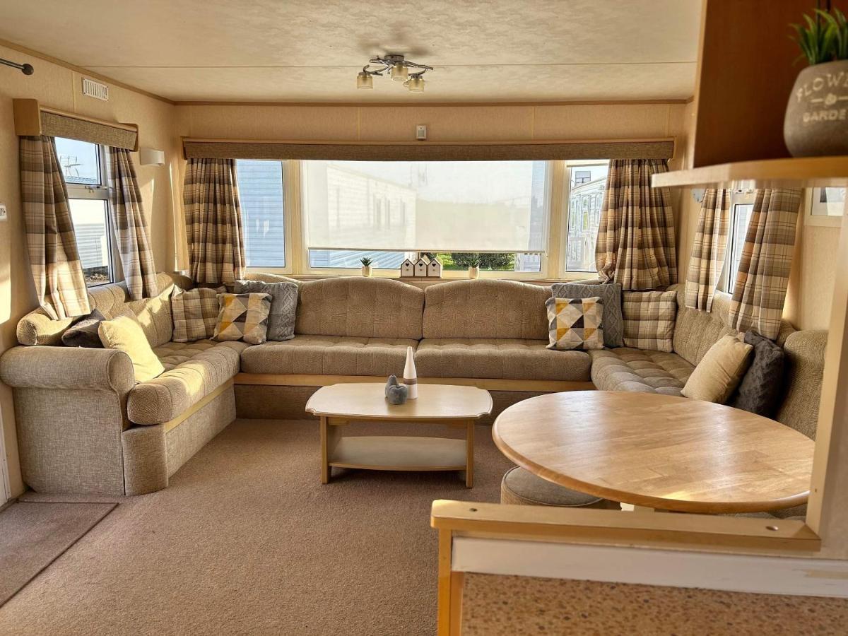 היצ'ם Lyntons 3 Bedroom Caravan Pets Stay Free Linen Included מראה חיצוני תמונה