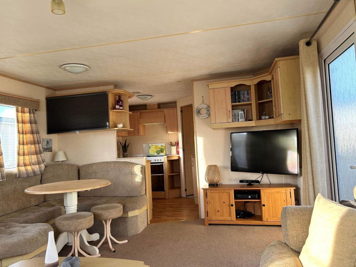 היצ'ם Lyntons 3 Bedroom Caravan Pets Stay Free Linen Included מראה חיצוני תמונה