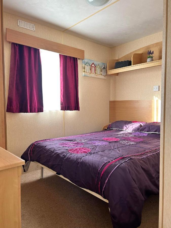 היצ'ם Lyntons 3 Bedroom Caravan Pets Stay Free Linen Included מראה חיצוני תמונה